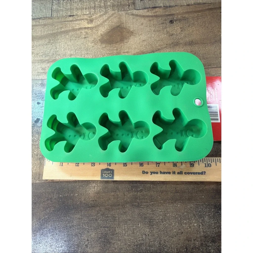 Green Silicone Gingerbread Man Baking Mold Cake Brownies Candy Holiday Bakeware